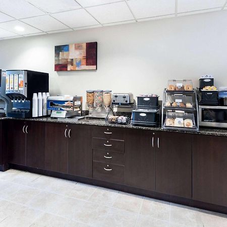 Microtel Inn And Suites Baton Rouge Airport Экстерьер фото