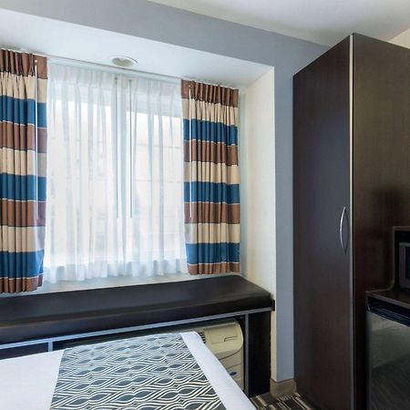 Microtel Inn And Suites Baton Rouge Airport Экстерьер фото