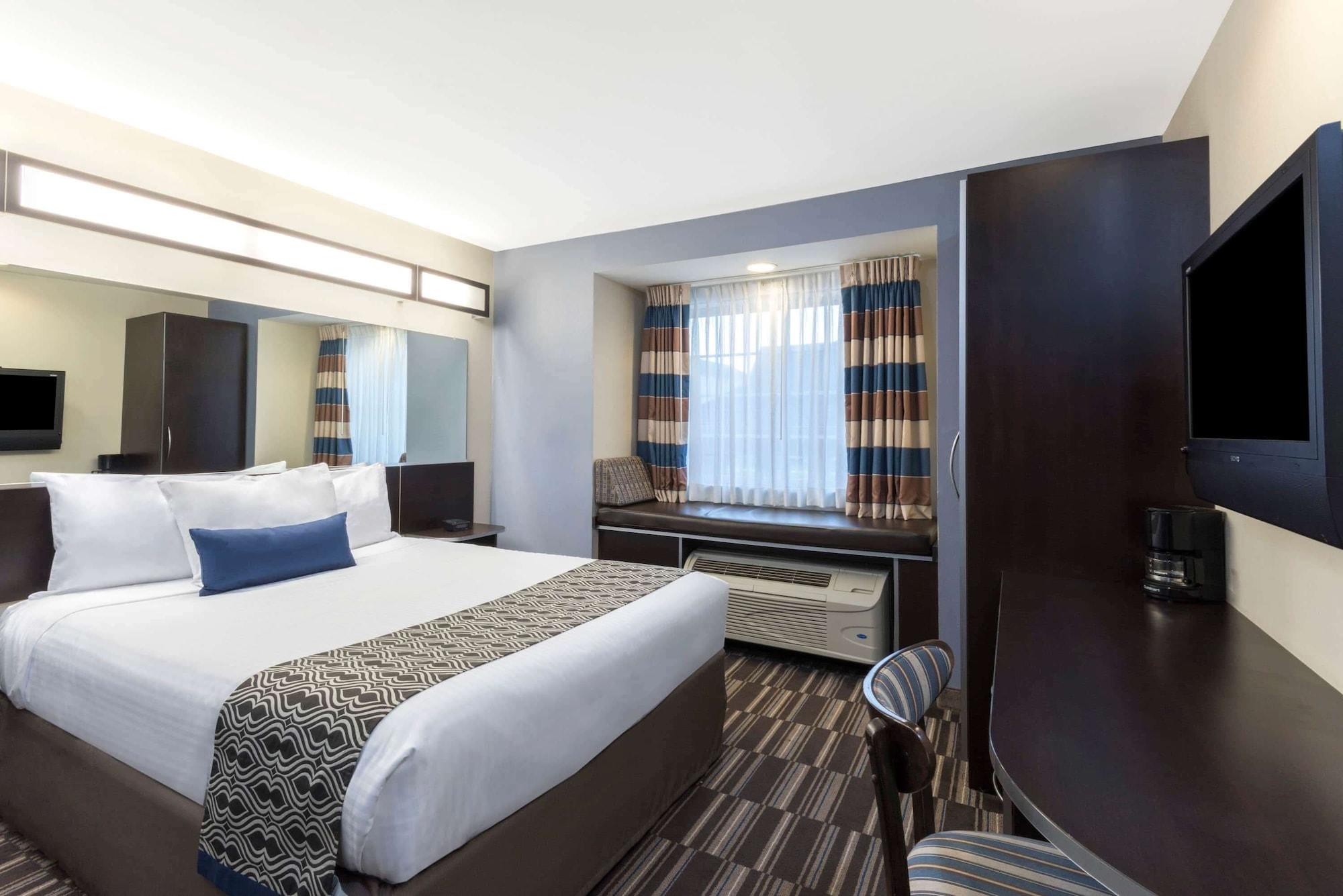 Microtel Inn And Suites Baton Rouge Airport Экстерьер фото