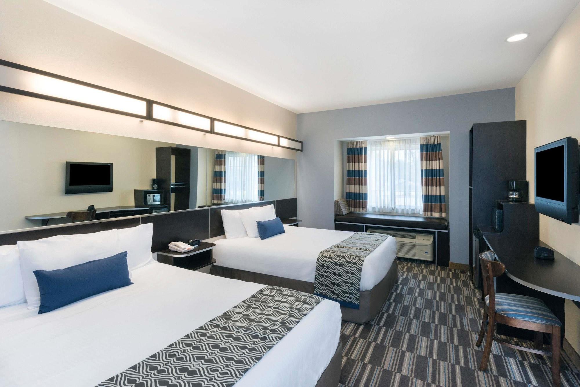 Microtel Inn And Suites Baton Rouge Airport Экстерьер фото