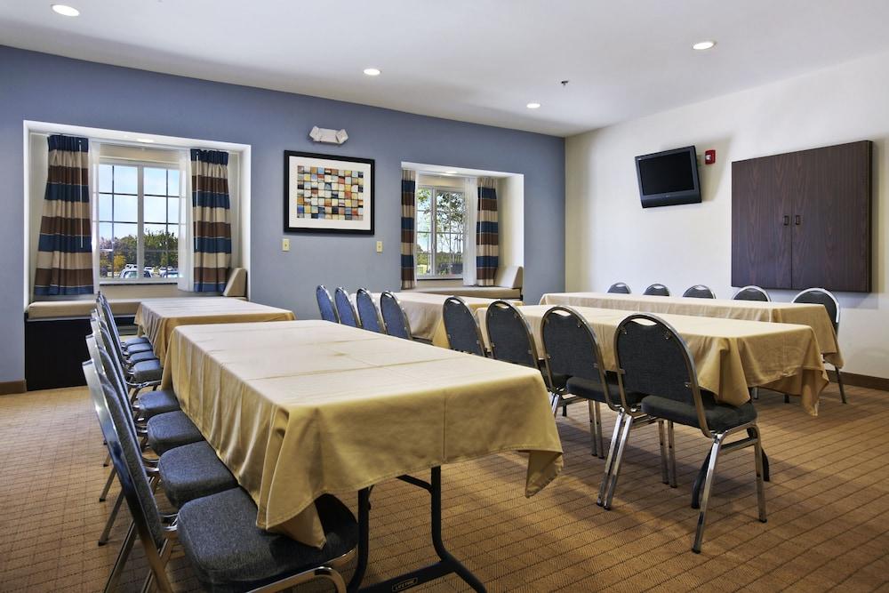 Microtel Inn And Suites Baton Rouge Airport Экстерьер фото