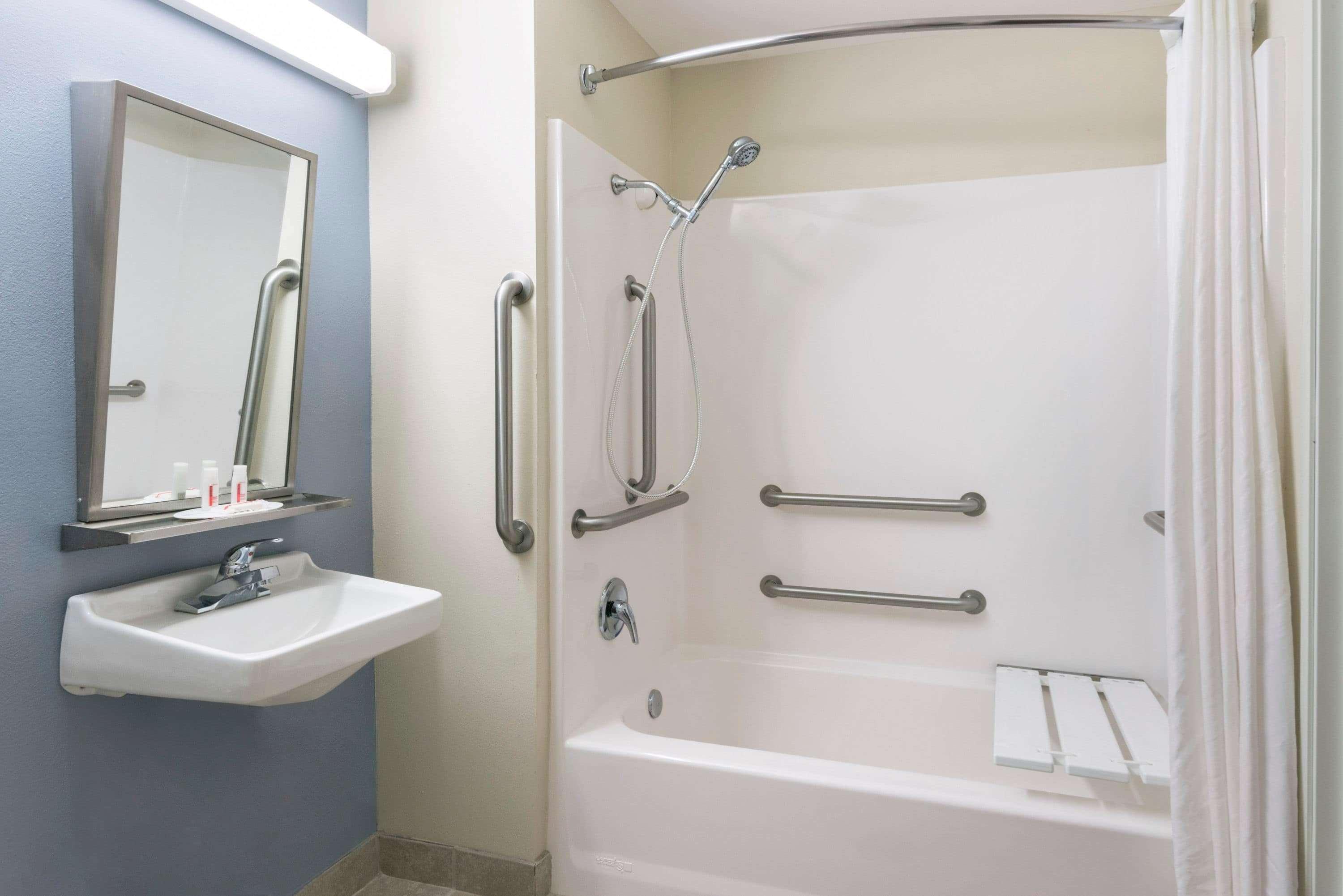 Microtel Inn And Suites Baton Rouge Airport Экстерьер фото