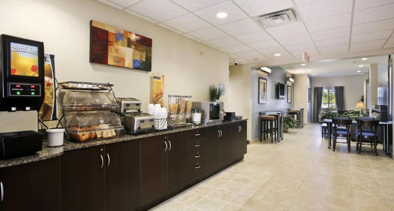 Microtel Inn And Suites Baton Rouge Airport Экстерьер фото