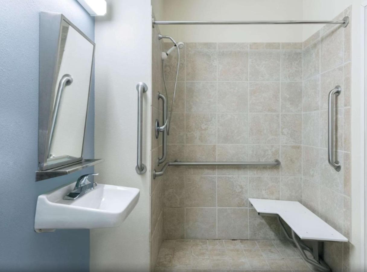 Microtel Inn And Suites Baton Rouge Airport Экстерьер фото